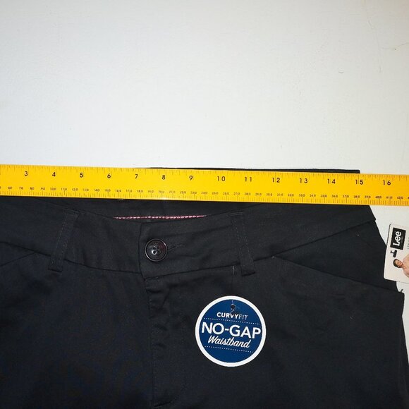 NWT Lee Ladies Size 10 Curvy Fit Black Modern Series Straight Leg Capri's - Picture 10 of 10